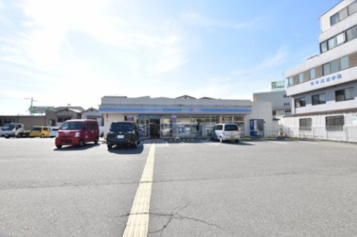 コンビニ　ローソン 堺石津町三丁店（コンビニ）まで1075m