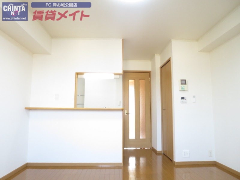 居室・リビング　同型参考写真