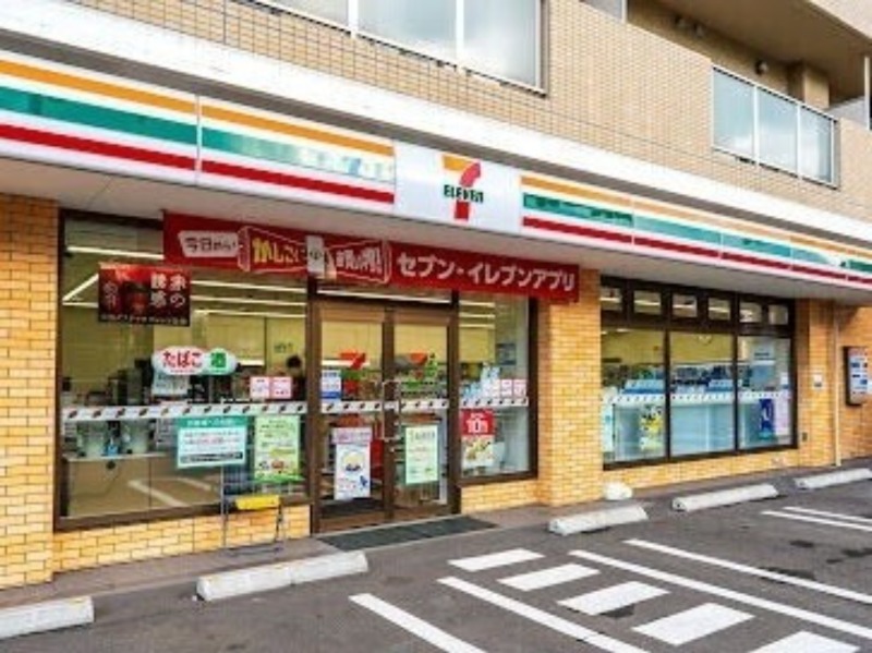 コンビニ　セブンイレブン札幌北12条店（コンビニ）まで712m