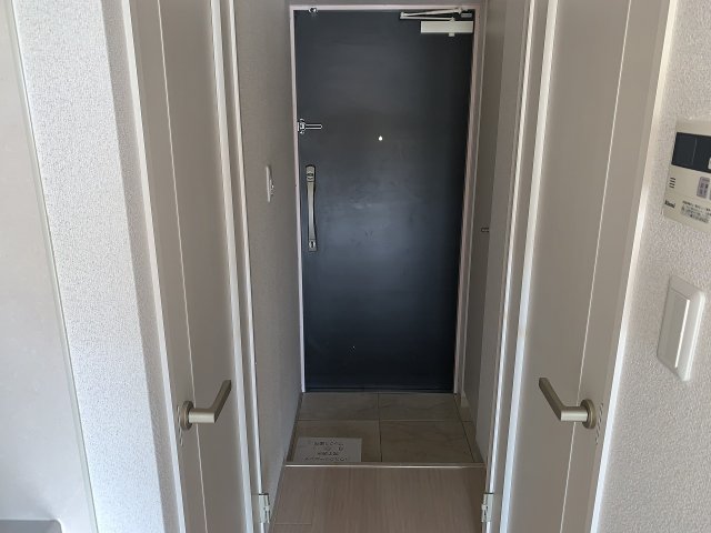 玄関　収納もある玄関です