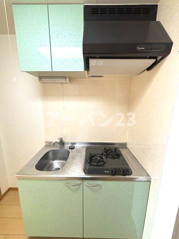 キッチン　同物件反転部屋写真