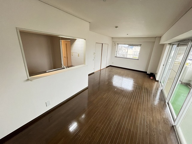 コーポ堂の前の居間写真