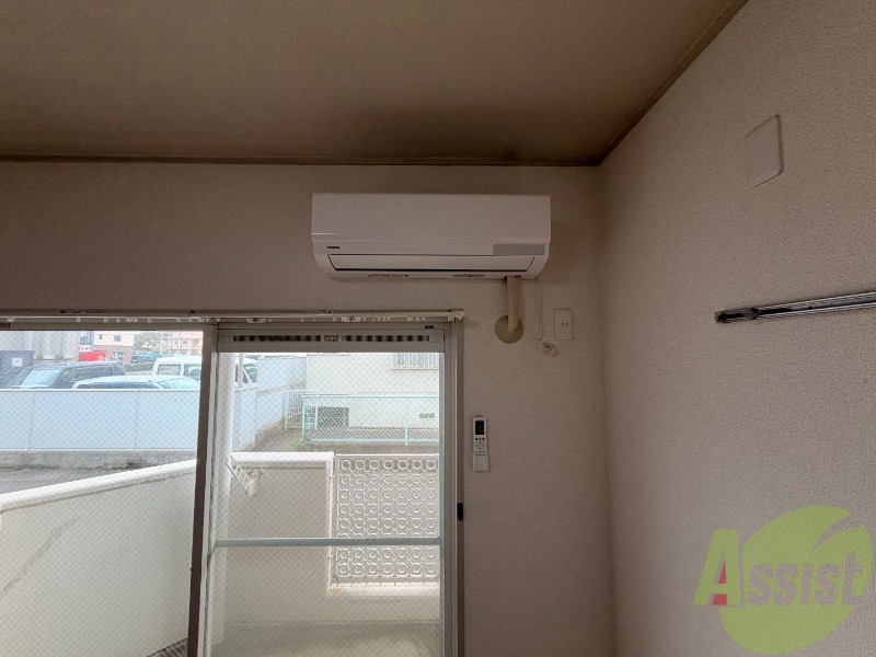 その他設備　リビングにエアコンが付いているため部屋の温度の調節が可能です