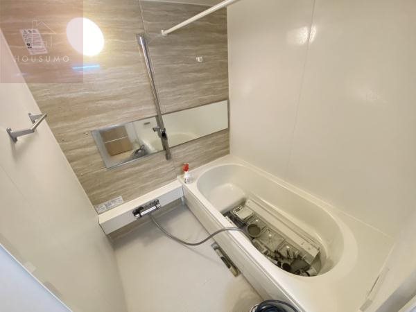 バス・シャワールーム　コンパクトで使いやすいお風呂です