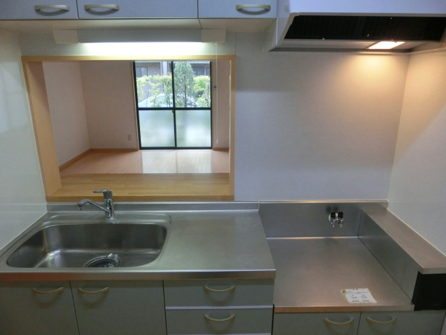 キッチン　同タイプのお部屋です