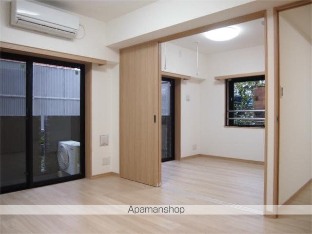 ルーブル品川西小山の居間写真