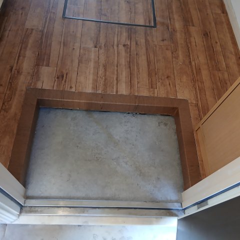玄関　収納もある玄関です