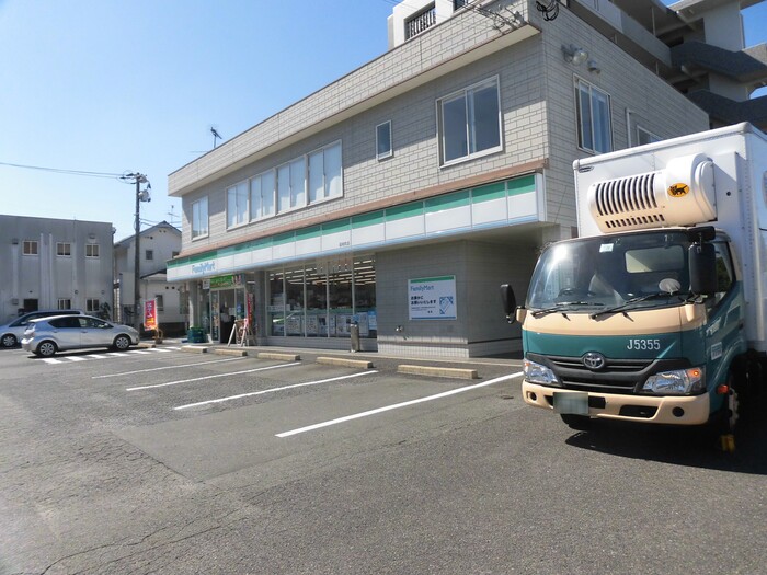 コンビニ　ファミリーマート昭和町店（コンビニ）まで450m