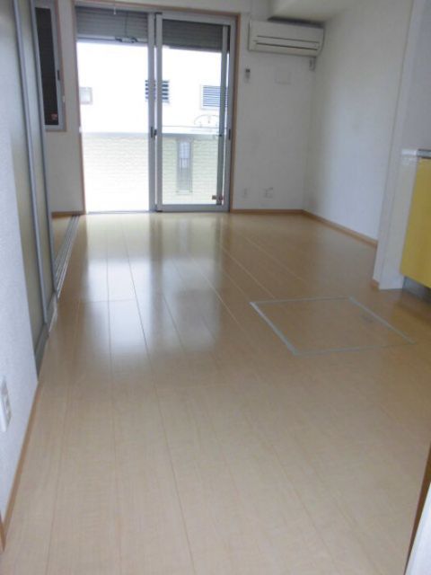 ＪＲ高崎線 倉賀野駅 徒歩32分 3階建 築18年の居間写真