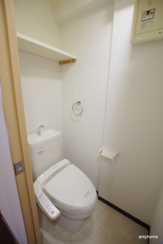 ＪＲ大阪環状線 京橋駅 徒歩8分 10階建 築18年のトイレ写真