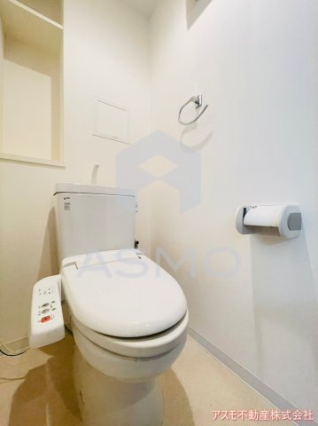 クレグラン北梅田のトイレ写真