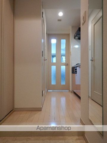 都営浅草線 日本橋駅 徒歩2分 10階建 築23年の玄関写真