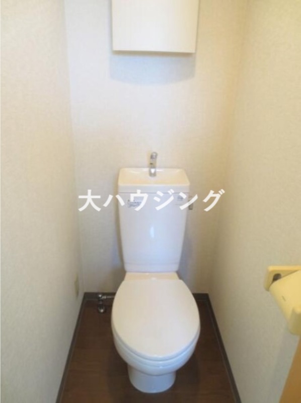 京急本線 六郷土手駅 徒歩1分 4階建 築21年のトイレ写真