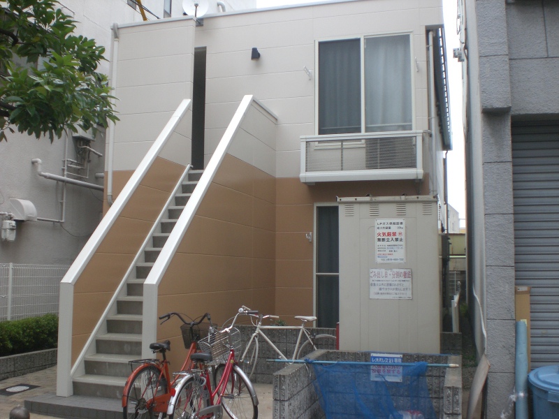 大阪市旭区生江のアパートの建物外観