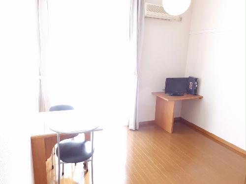 居室・リビング　家具・家電付き物件です