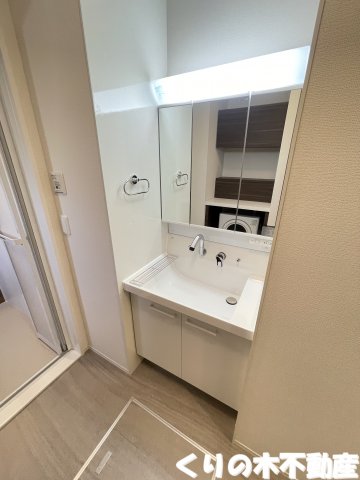 洗面設備　使いやすい洗面所です