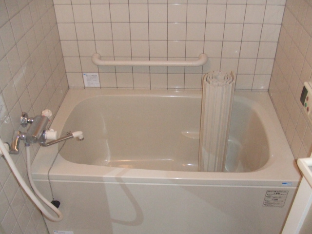 バス・シャワールーム　別タイプの室内写真（参考写真）になります。