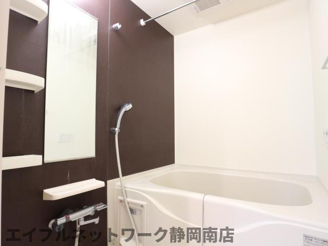 バス・シャワールーム　日々の疲れを癒すお風呂付です