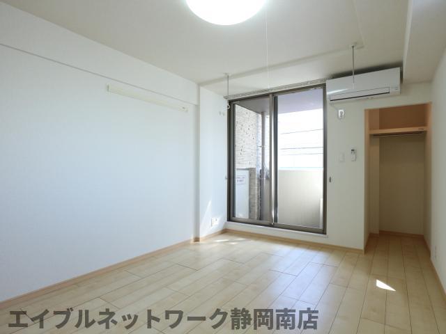 その他設備　おしゃれなリビングです