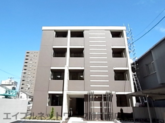 建物外観　落ち着いた雰囲気の外観です