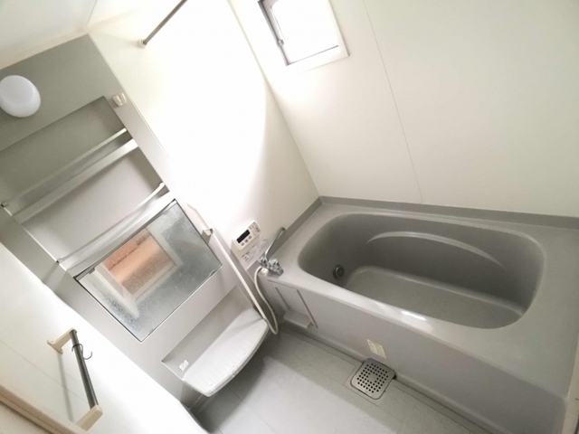 バス・シャワールーム　一坪風呂です。