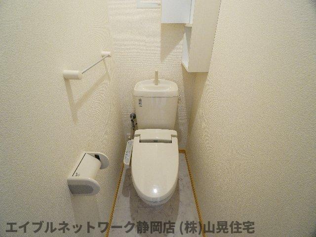トイレ　落ち着いたトイレです