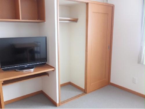 収納　ハンガーパイプ付き