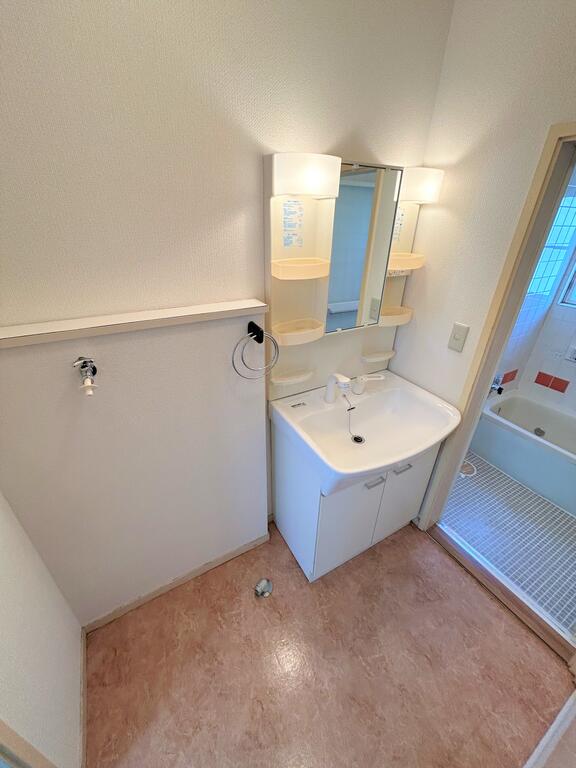 洗面設備　同タイプの間取りの写真となります。