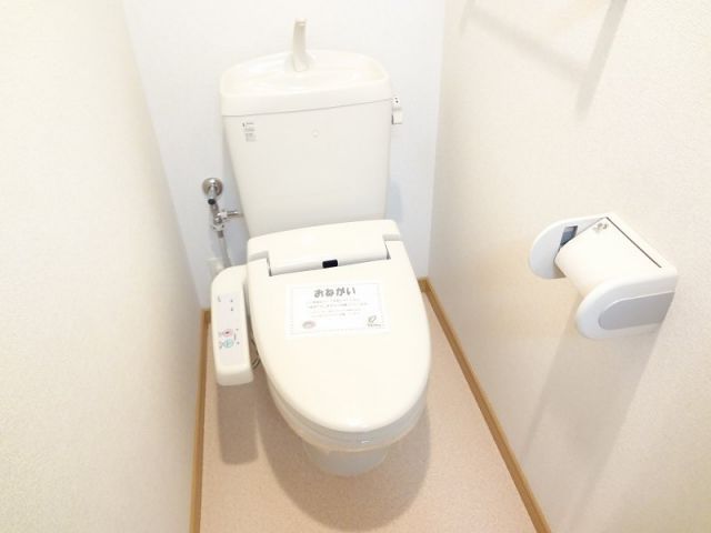 【新居浜市坂井町のマンションのトイレ】