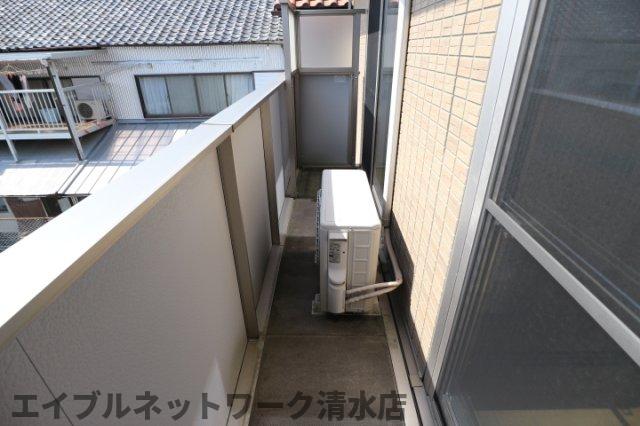 バルコニー　バルコニーからの眺めを楽しみながら食事をしませんか