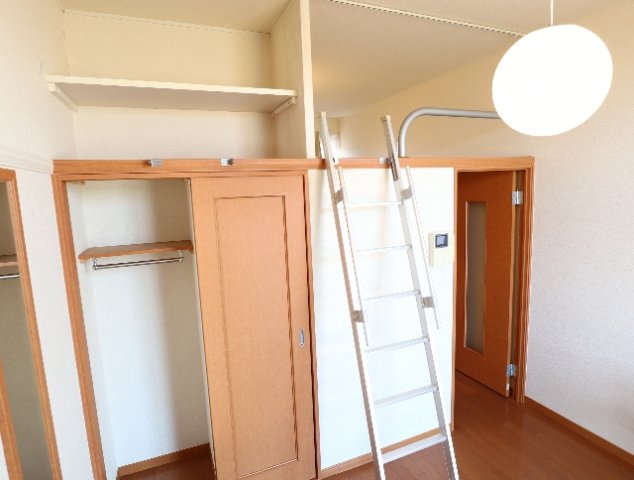 居室・リビング　こちらの居間で趣味の時間をお楽しみください