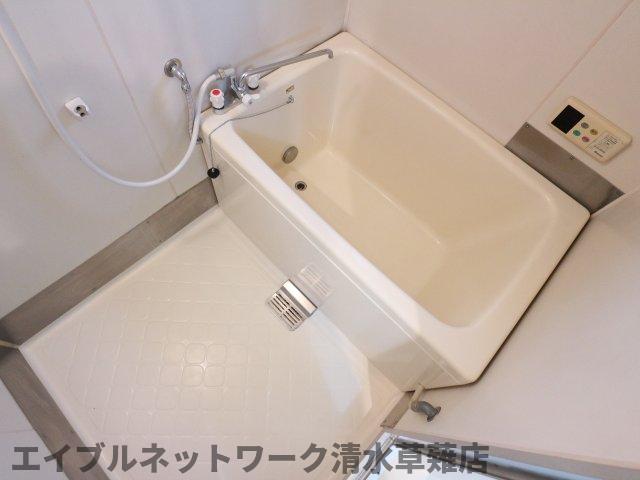 バス・シャワールーム　コンパクトで使いやすいお風呂です