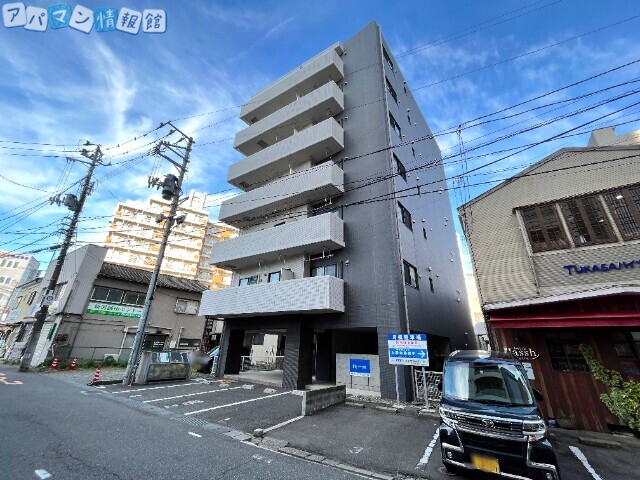 新潟市中央区東大通のマンションの建物外観