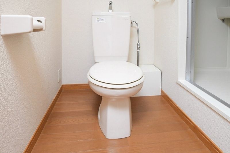 トイレ　「同タイプの部屋の写真です」「現況優先」