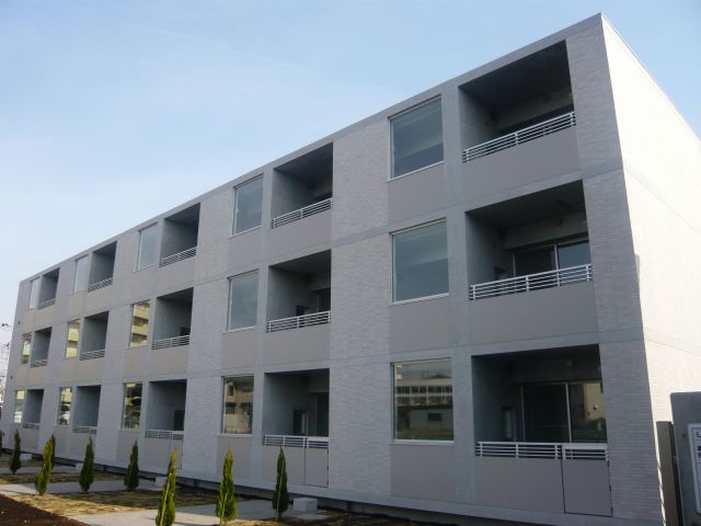相模原市中央区田名塩田のマンションの建物外観