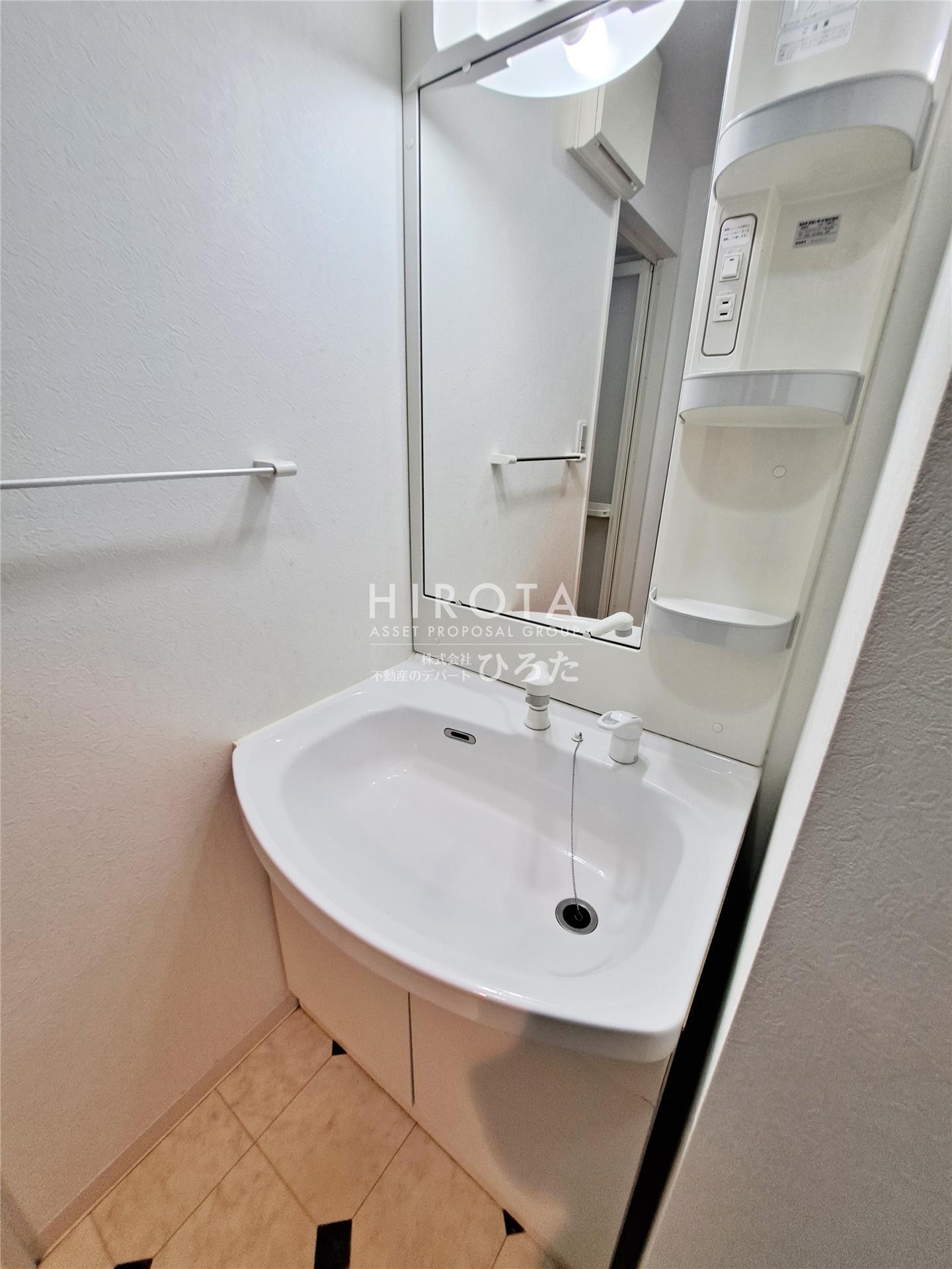洗面設備　モデルルームの写真になります。