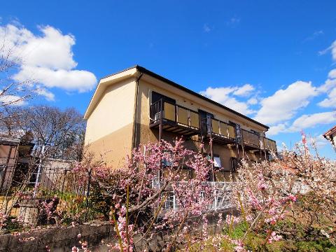 可児市川合北のアパートの建物外観