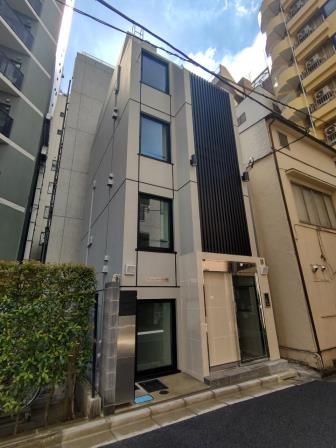 港区新橋のマンションの建物外観