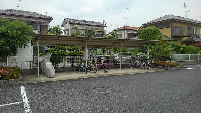 その他　屋根付き駐輪場になります。