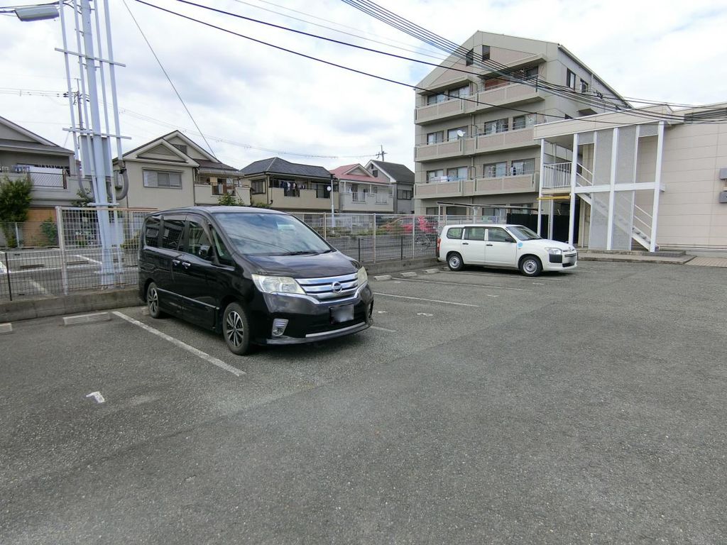 駐車場　駐車場