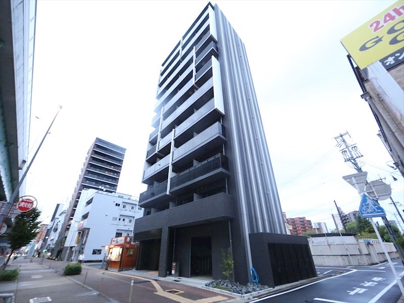 名古屋市中川区八熊のマンションの建物外観