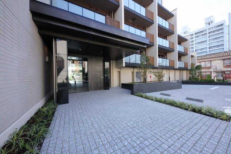 【港区南麻布のマンションの建物外観】