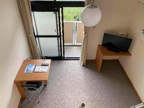 居室・リビング　備品や設備仕様は号室等により異なるため現地をご確認ください。