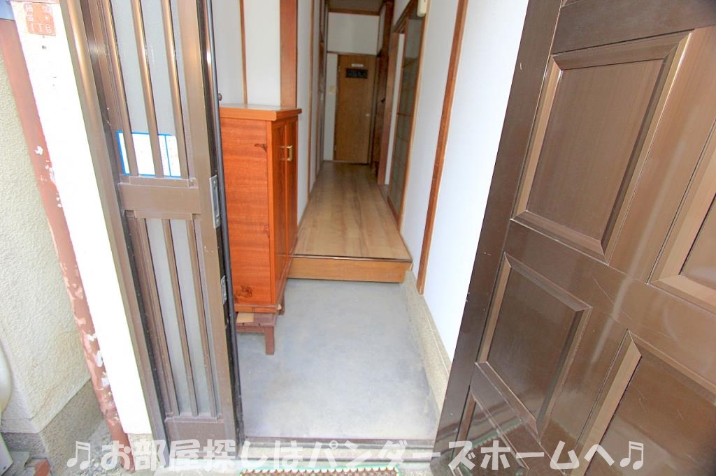 楠葉並木1丁目貸家の玄関写真