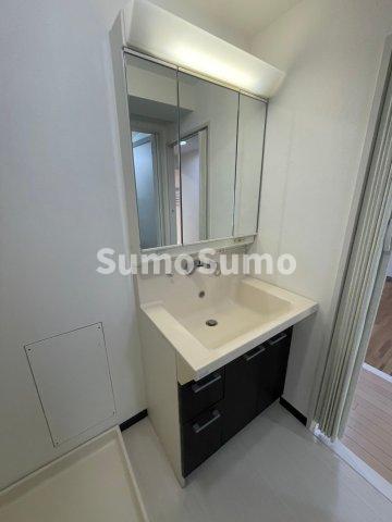 洗面設備　脱衣スペースもあります