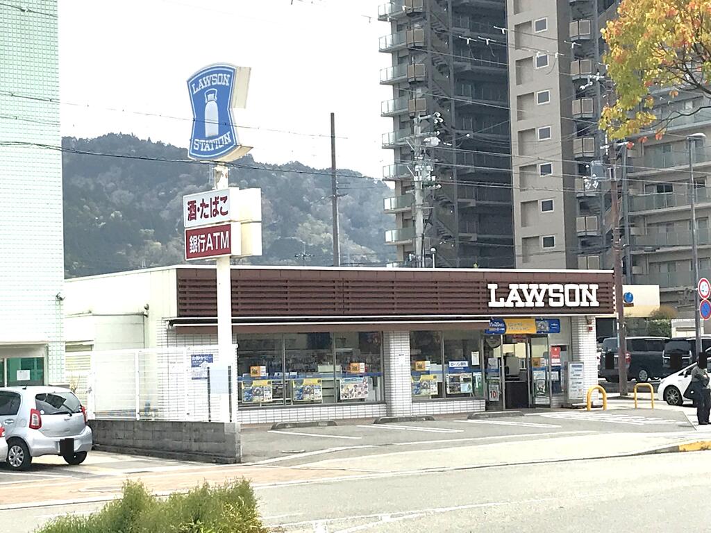 コンビニ　ローソン亀岡馬堀駅前店（コンビニ）まで460m