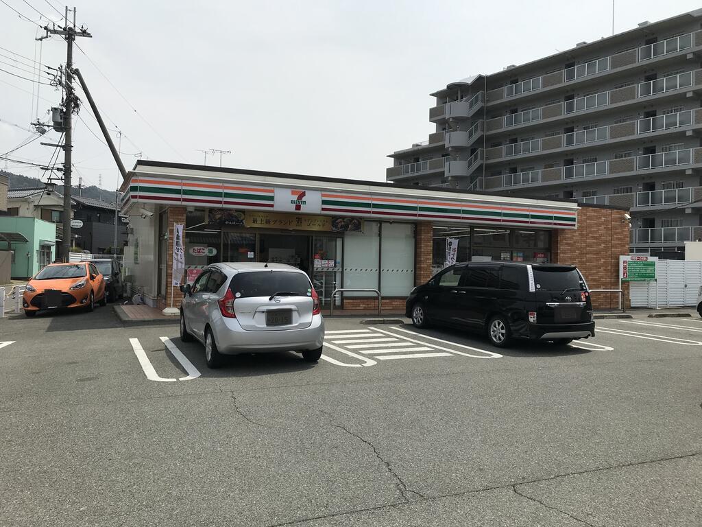 コンビニ　セブンイレブン亀岡篠町馬堀店（コンビニ）まで680m