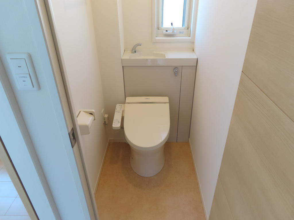 トイレ　※写真・動画・パノラマは同物件別部屋のものです。