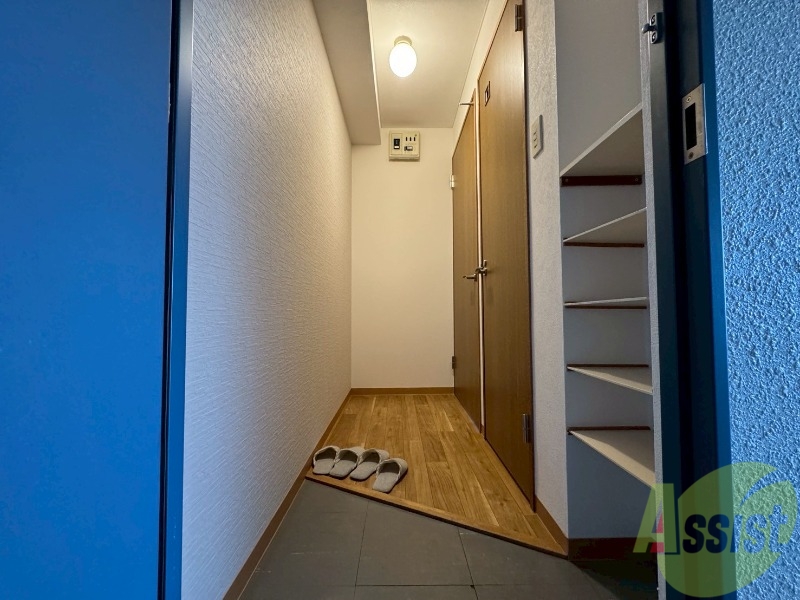 玄関　玄関の様子です。明るい印象ですね。気分もあがりそう。