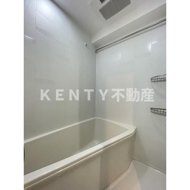 バス・シャワールーム　落ち着いた空間のお風呂です